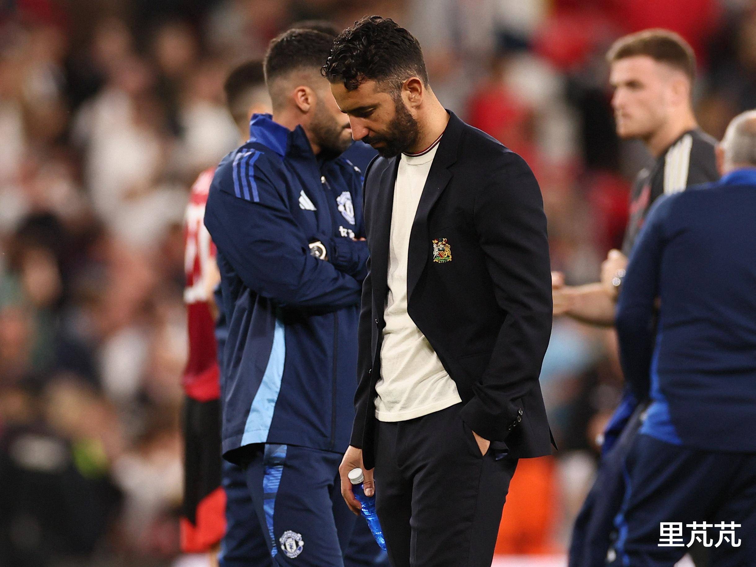 集结日英超传出新动向，AC米兰官宣签约，管理层表态——悬念犹存，球探报告显示潜力的简单介绍