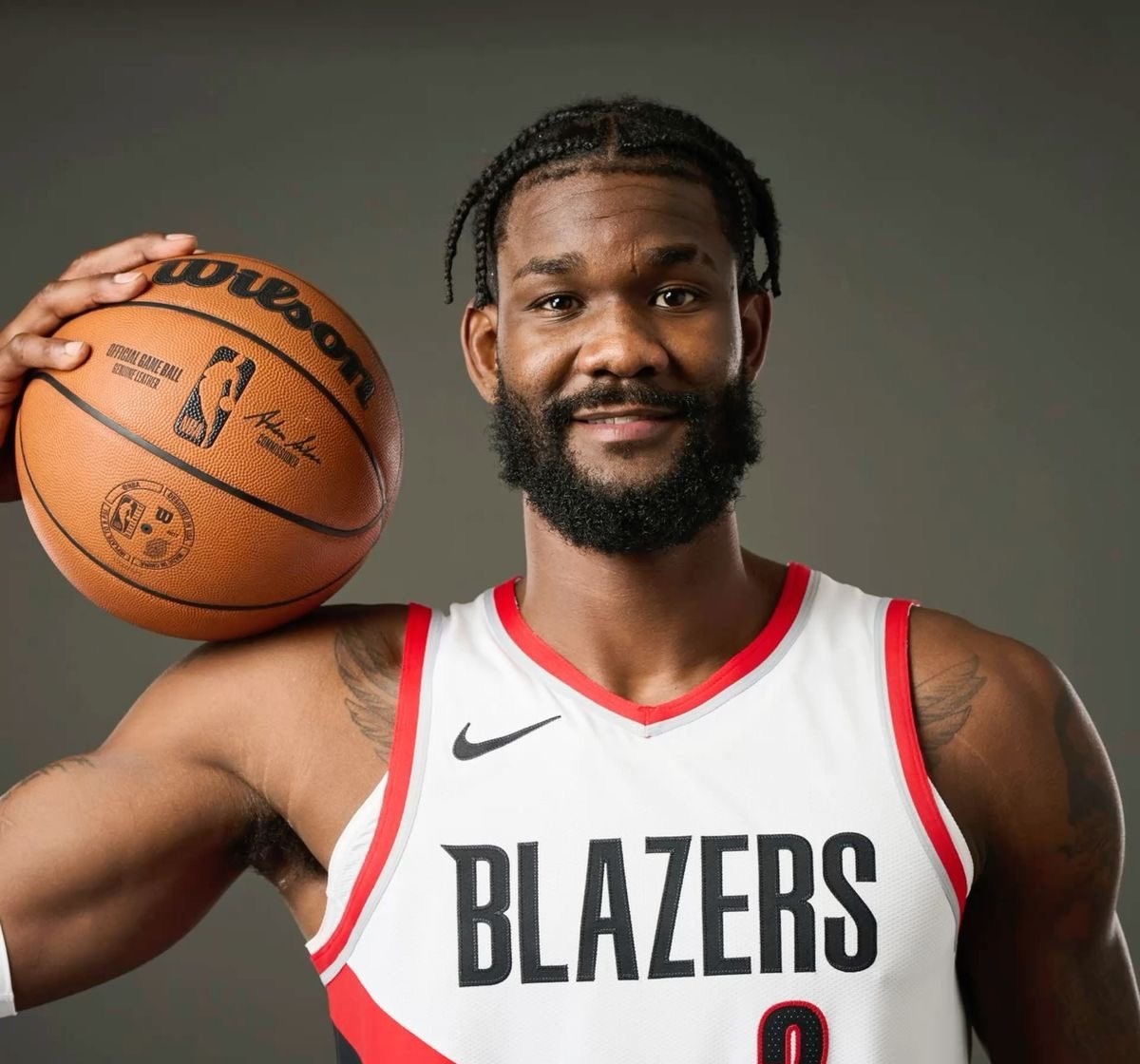 包含关键时刻洛杉矶湖人备战西甲；门线救险细节曝光；信心回归；阵容厚度经受考验的词条