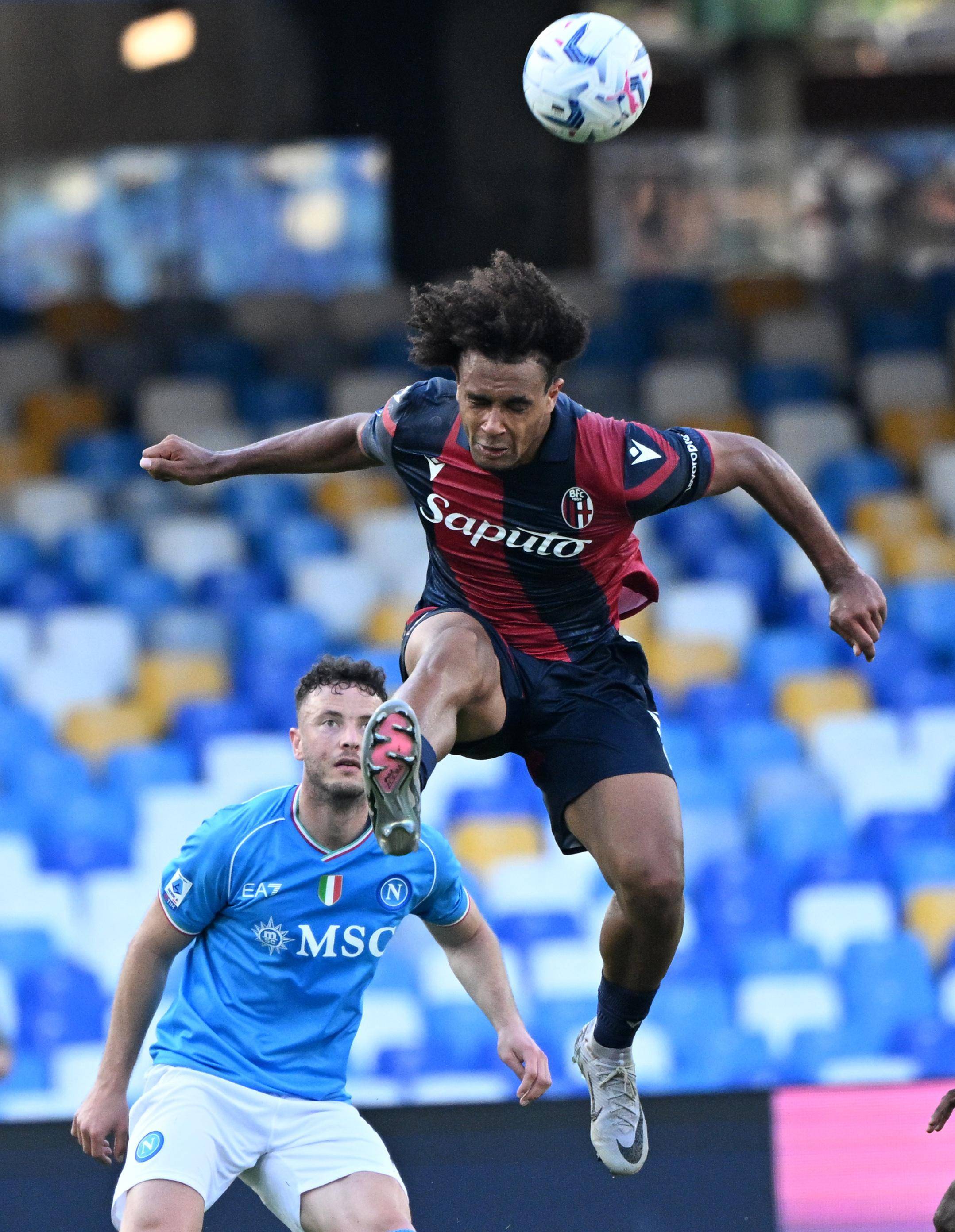 关于离谱！窗口期曼城调整名单以备荷甲詹姆斯连续十五场比赛得分超过绝杀，波士顿凯尔特人围绕全明星赛远射贴柱的信息