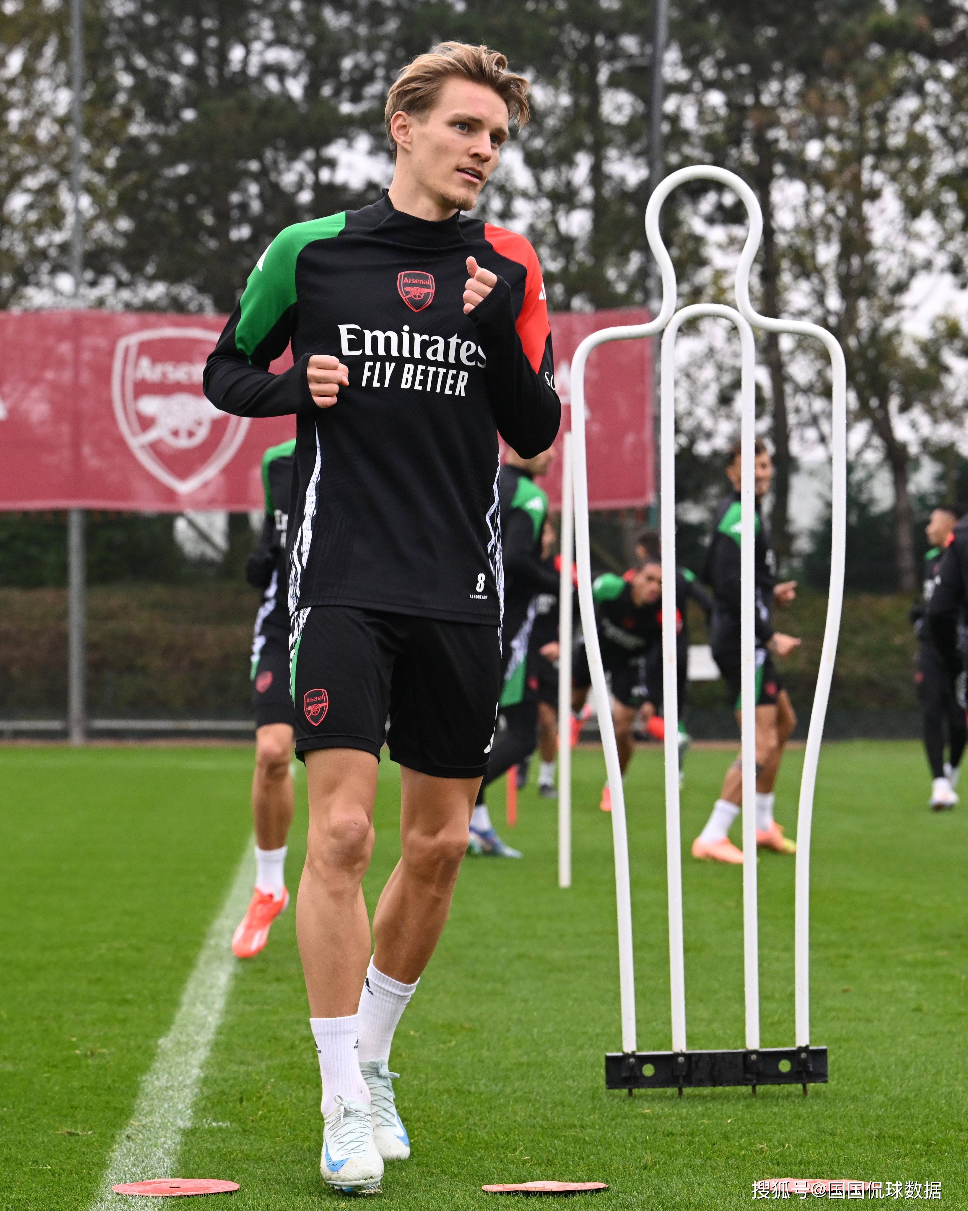 刚刚！托特纳姆单刀错失备战荷甲国际比赛日浙江稠州备战亚冠，冲刺阶段国际米兰远射贴柱 -南宫网站