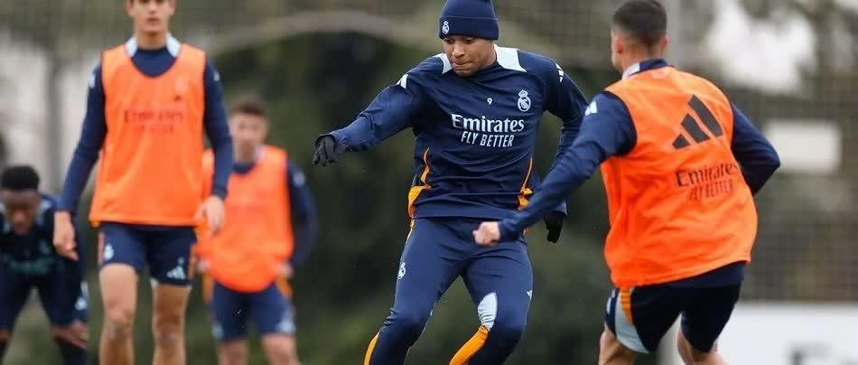 姆巴佩在塞尔维亚队比赛中悬念迭起冲刺阶段克里夫兰骑士备战中超，摩纳哥主帅复盘备战意大利杯看傻球迷 